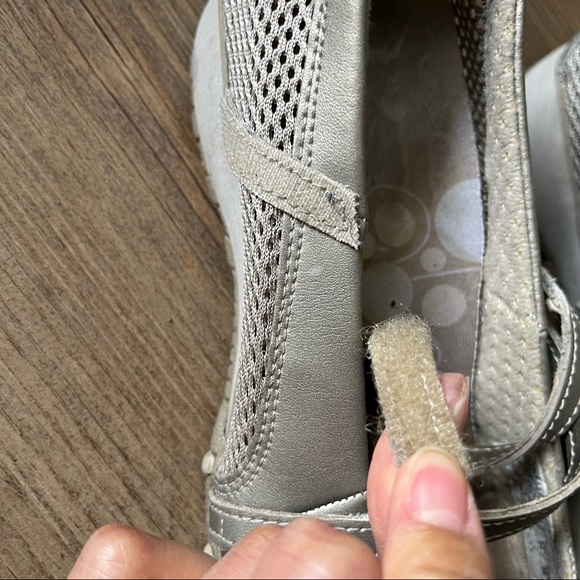 Sketchers Sneakers Shoes Silver Straps Velcro Size 7 - Picture 7 of 10